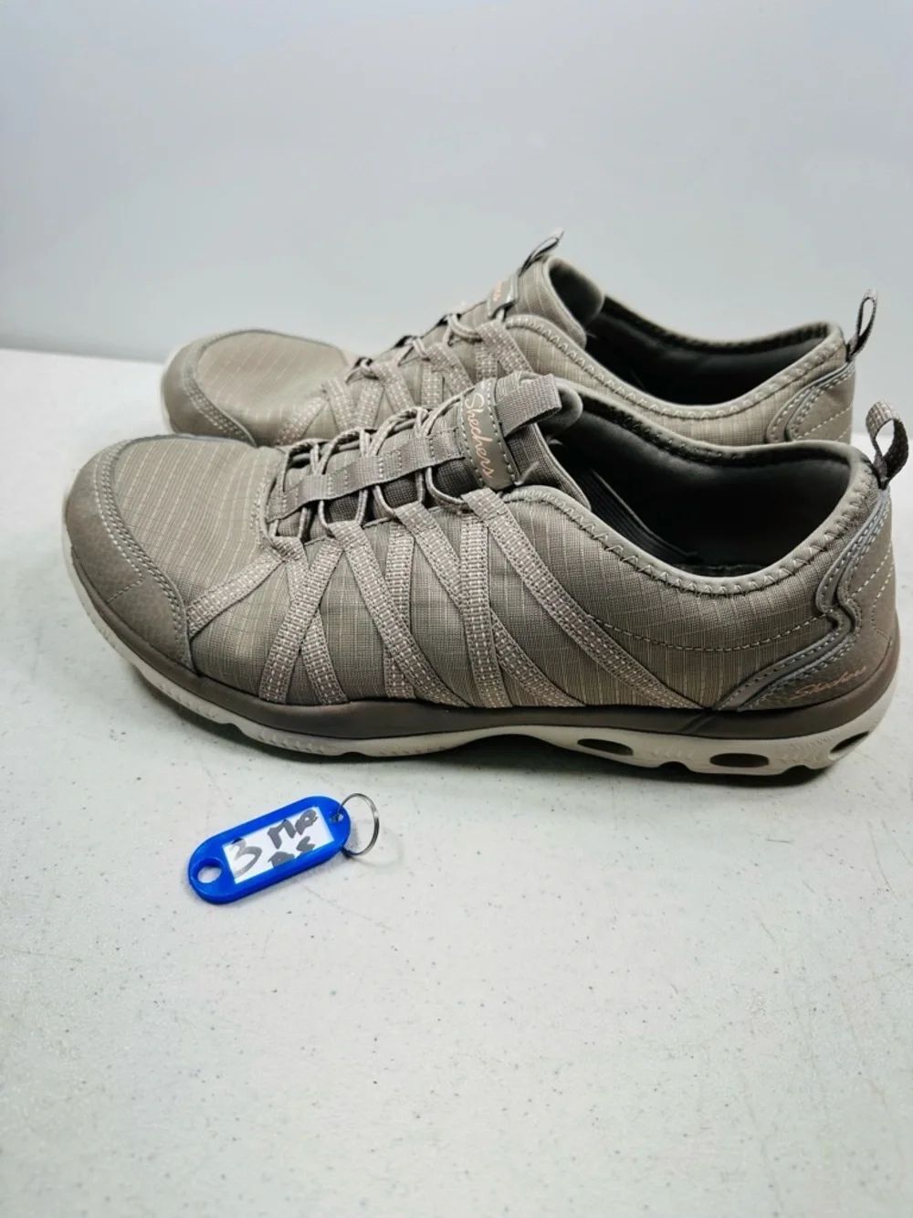 Skechers Active Arch Fit Comfy size 10
